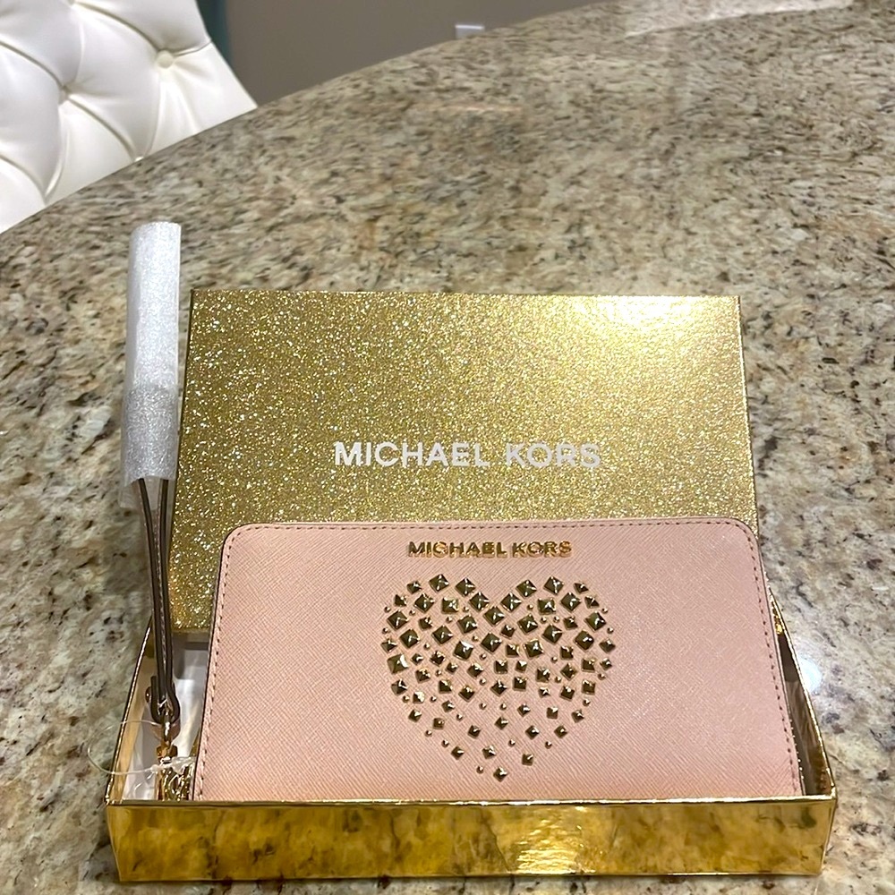 NWT Michael Kors Pink Leather Wristlet/ Wallet (NIB)